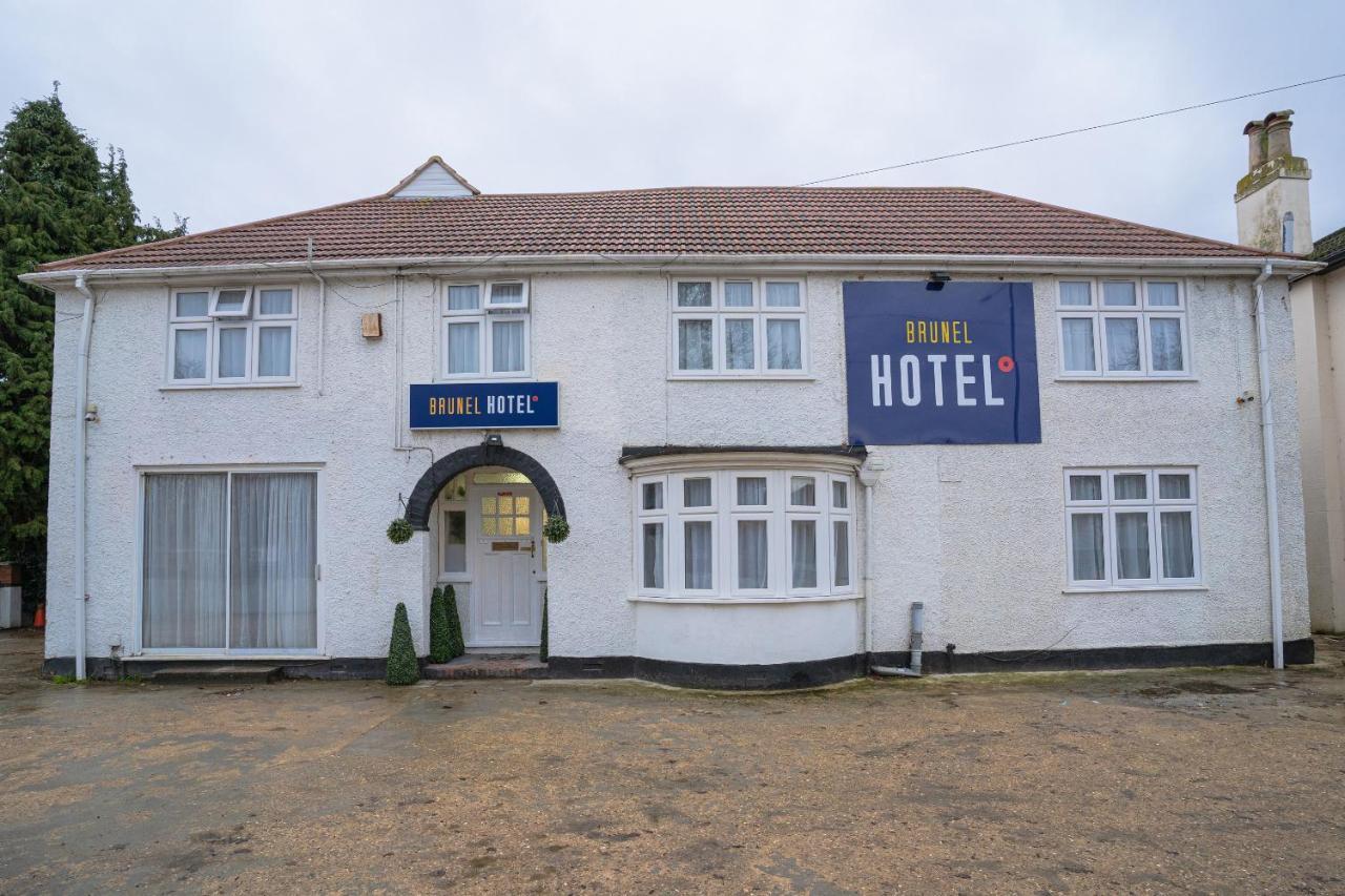 Oyo Brunel Hotel Uxbridge Bagian luar foto