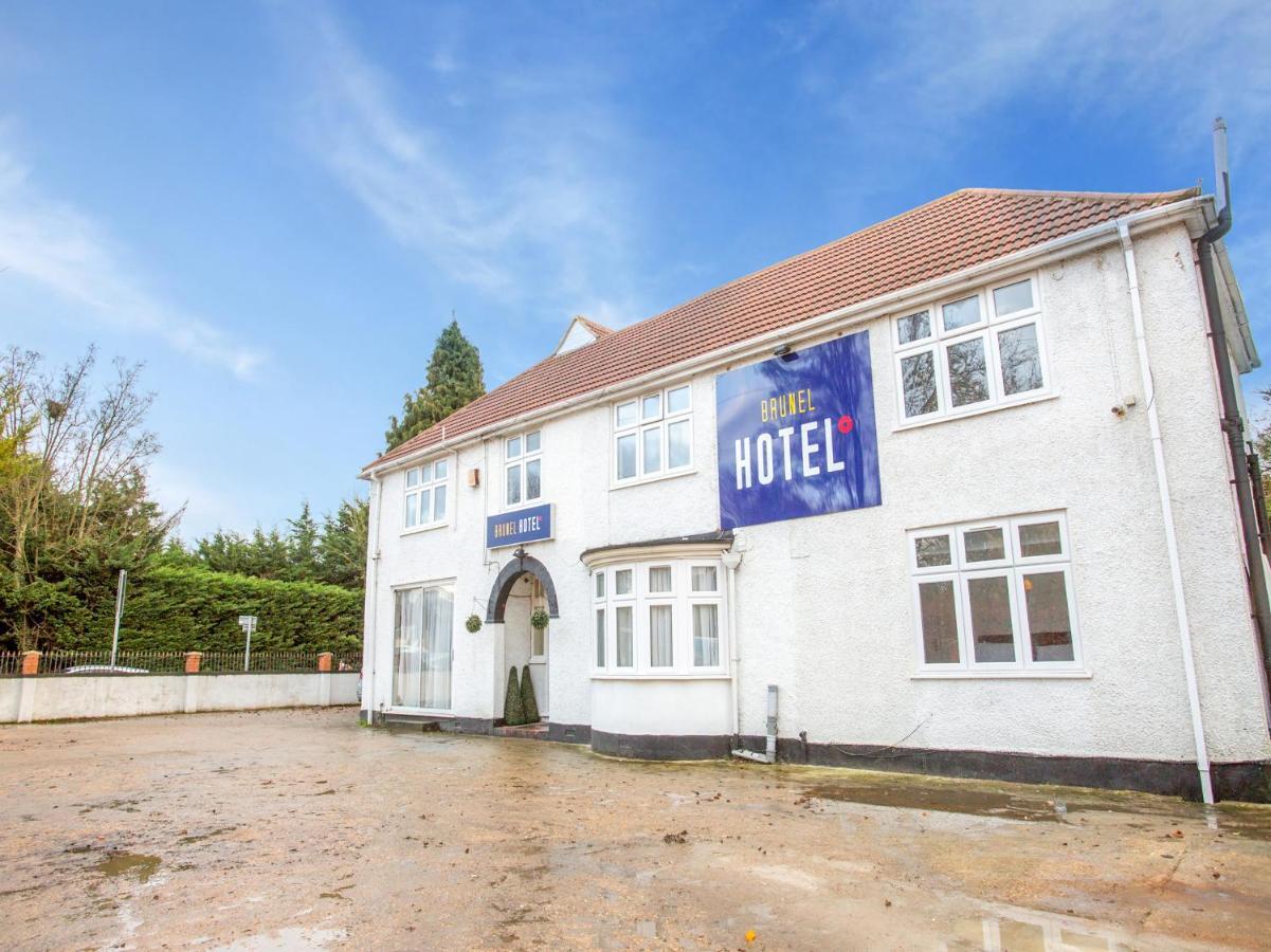 Oyo Brunel Hotel Uxbridge Bagian luar foto