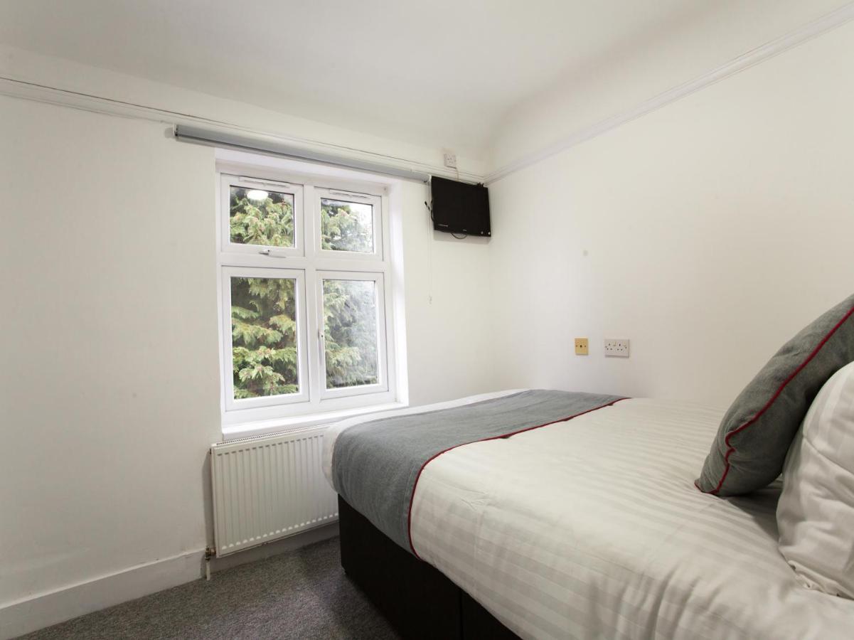 Oyo Brunel Hotel Uxbridge Bagian luar foto